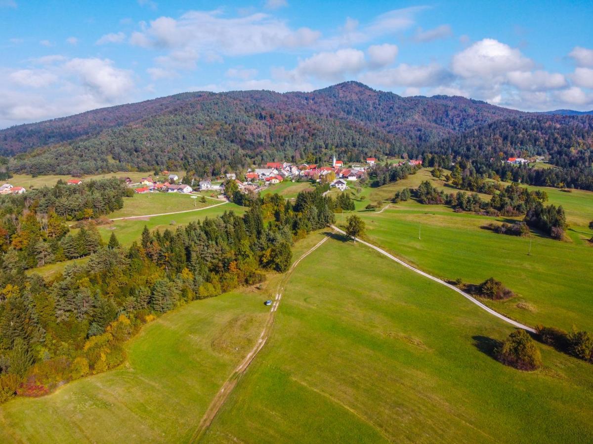 Villa Notranjska Hisa - Traditional Country House, Close To The World Attraction Cerknica Lake à Begunje pri Cerknici Extérieur photo